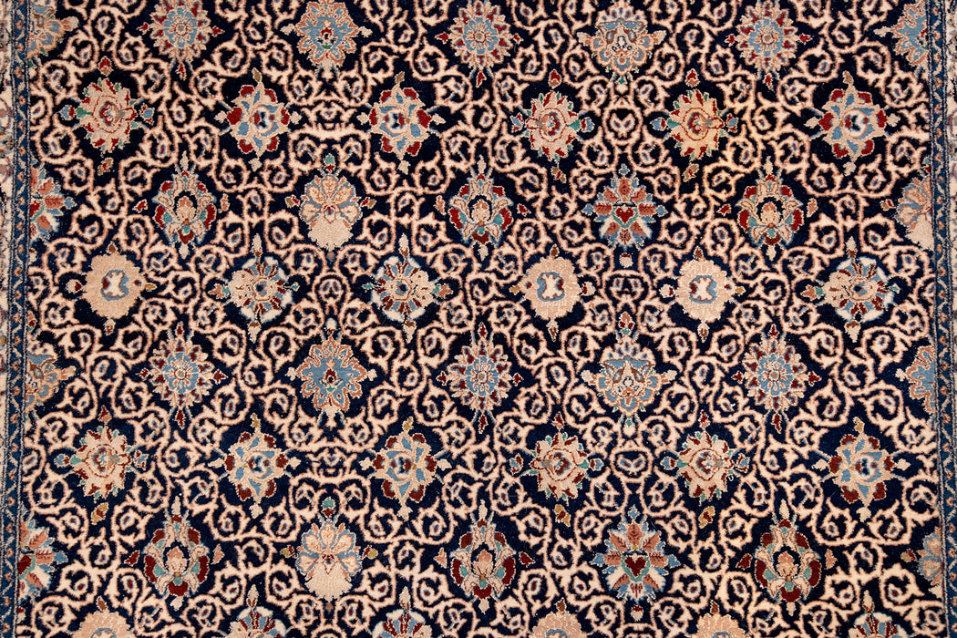 AR31563, Isfahan Rug, Central Persia, 5'3" X 9'