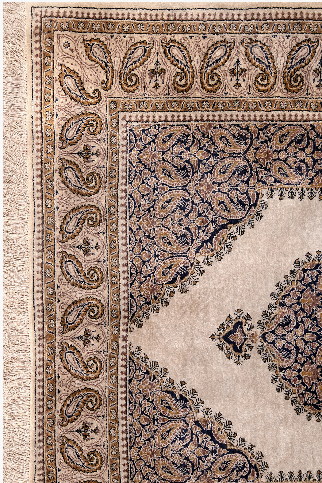 AR31564, Ghom Silk Rug, Central Persia, 3'7" X 5'