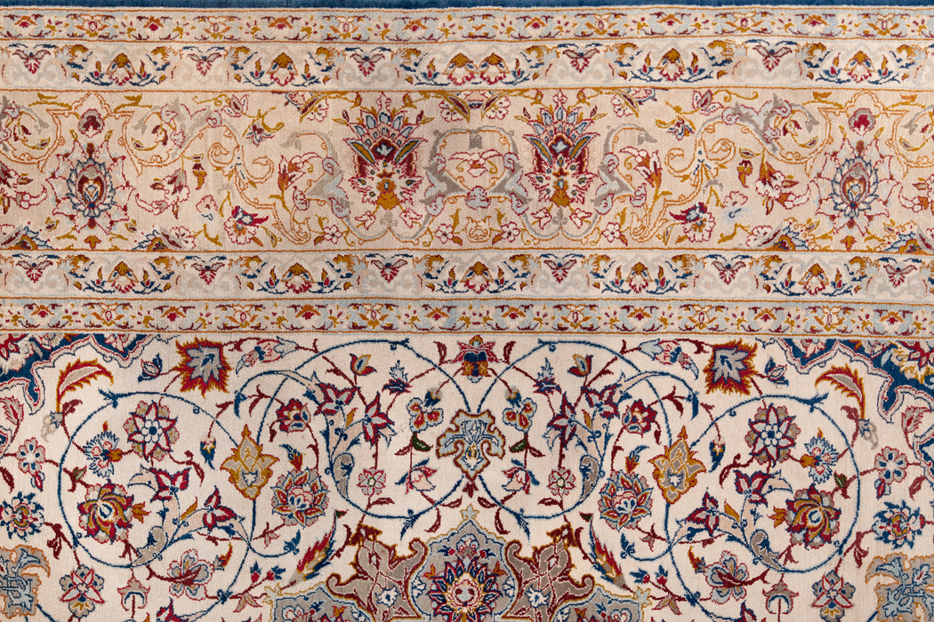 AR31568, Isfahan Rug, Central Persia, 5'2" X 7'1"