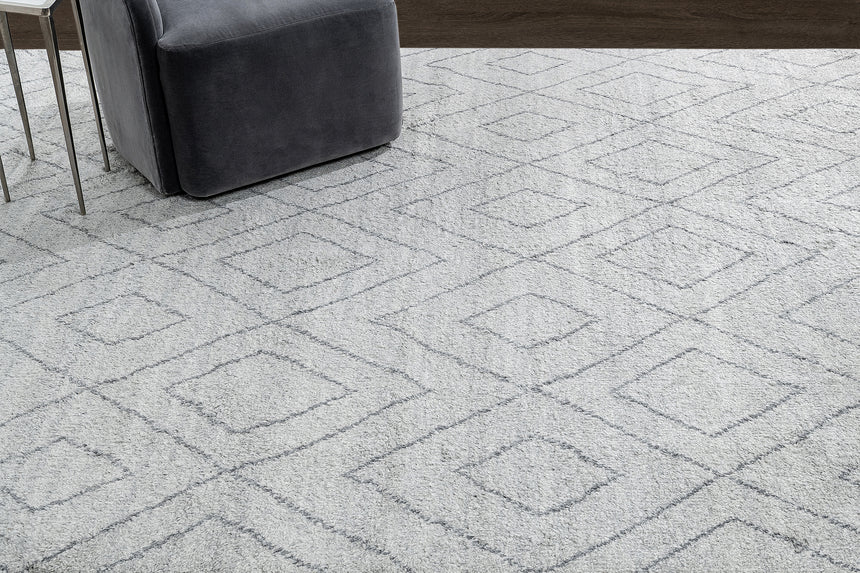 Performance Double Diamond Moroccan Rug – Silver / Fog