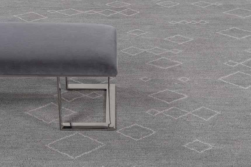 Arisa Rug – Carbon / Mist