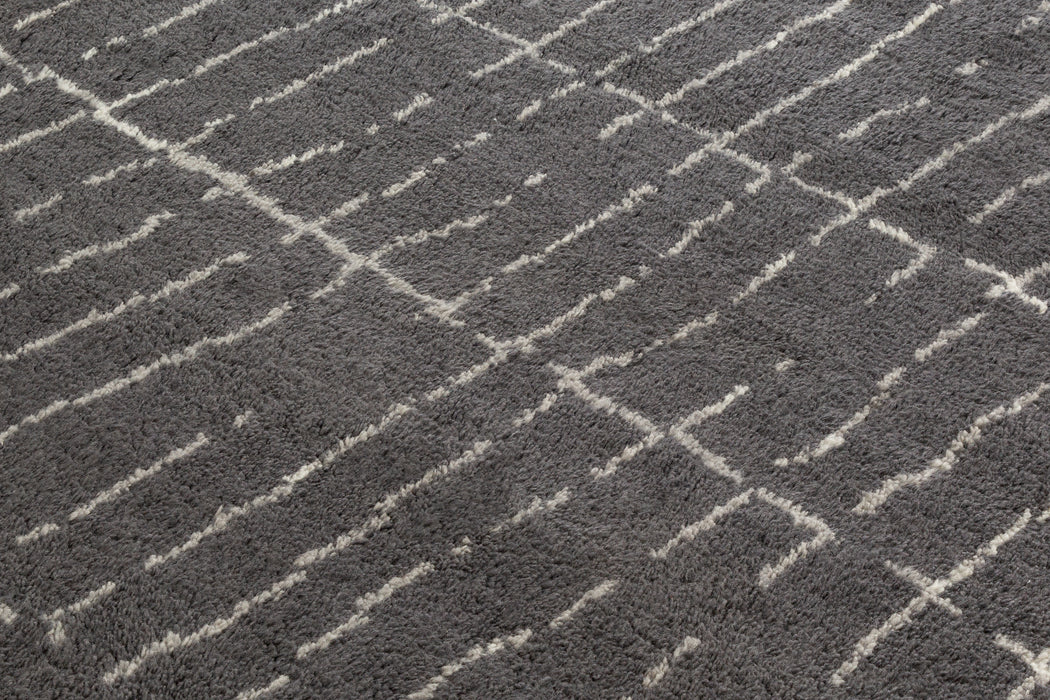 Plaga Rug – Graphite / Silver