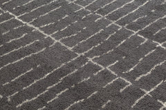 Plaga Rug – Graphite / Silver