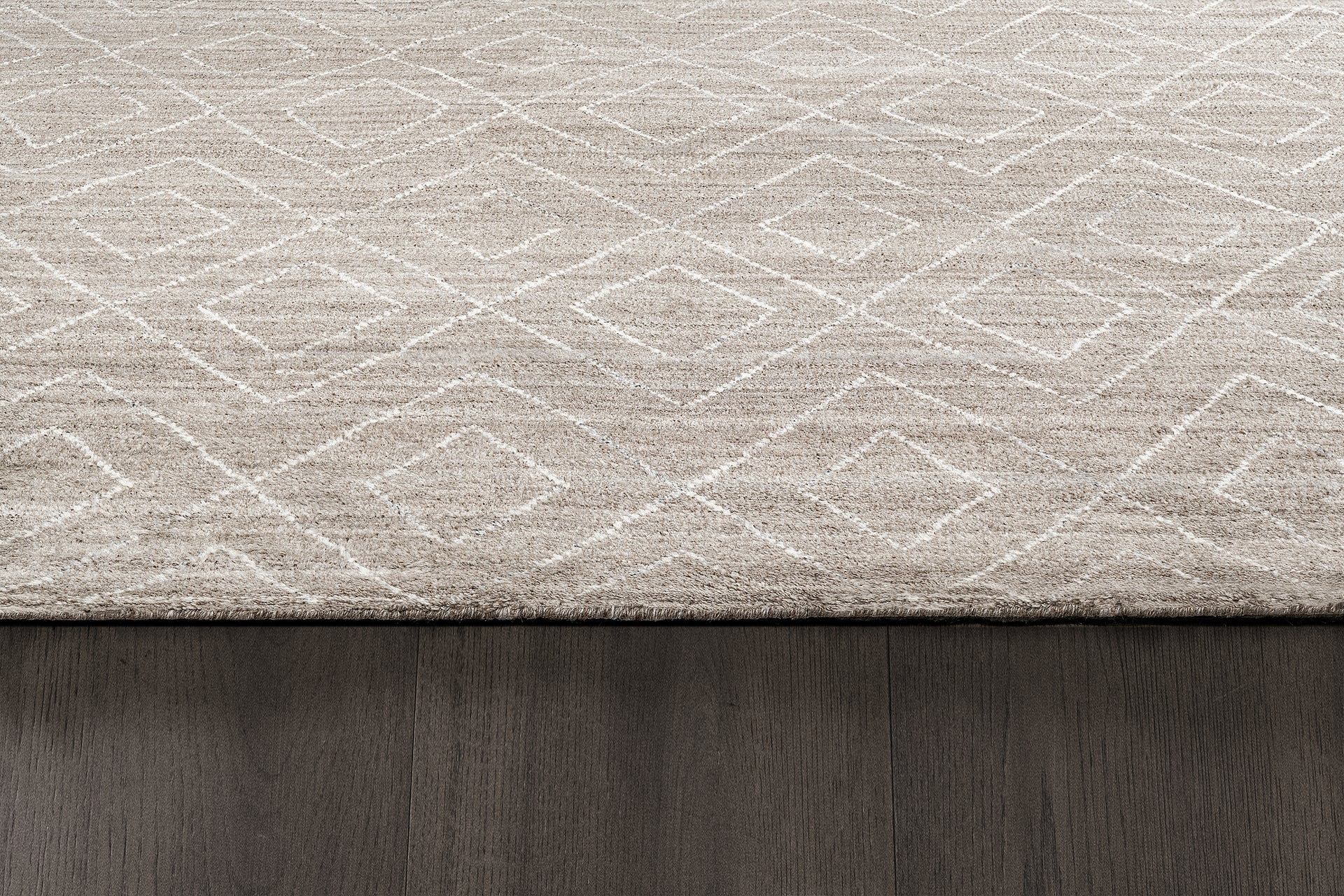 Double Diamond Moroccan Rug – Taupe