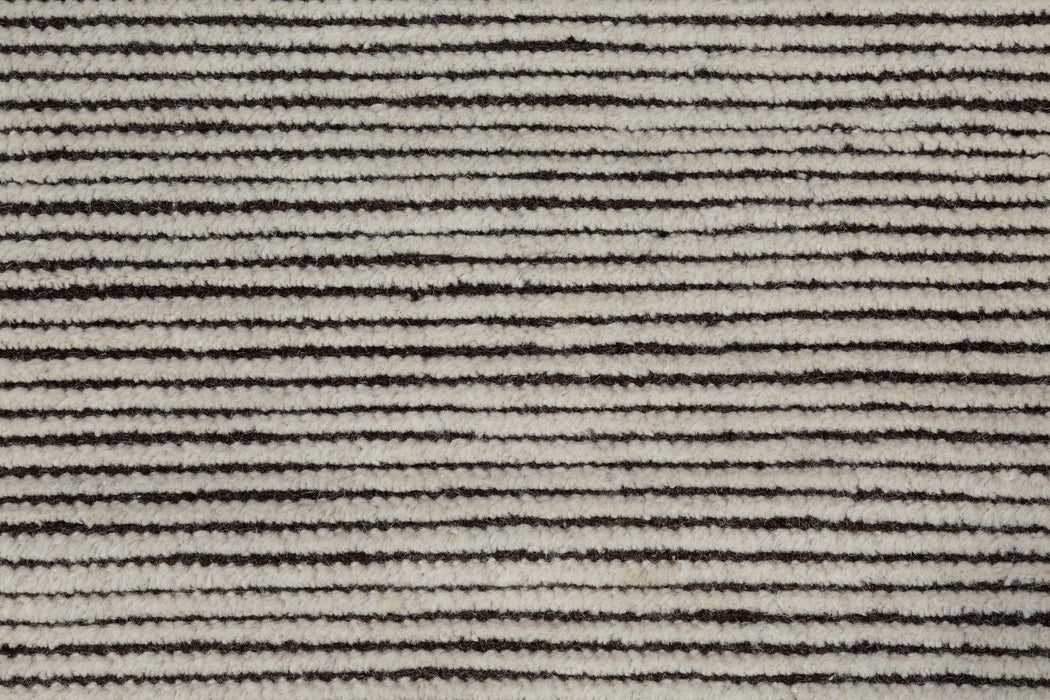 Apua Rug – White / Espresso