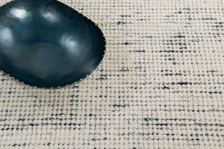 Aguas Rug – Ivory / Washed Indigo