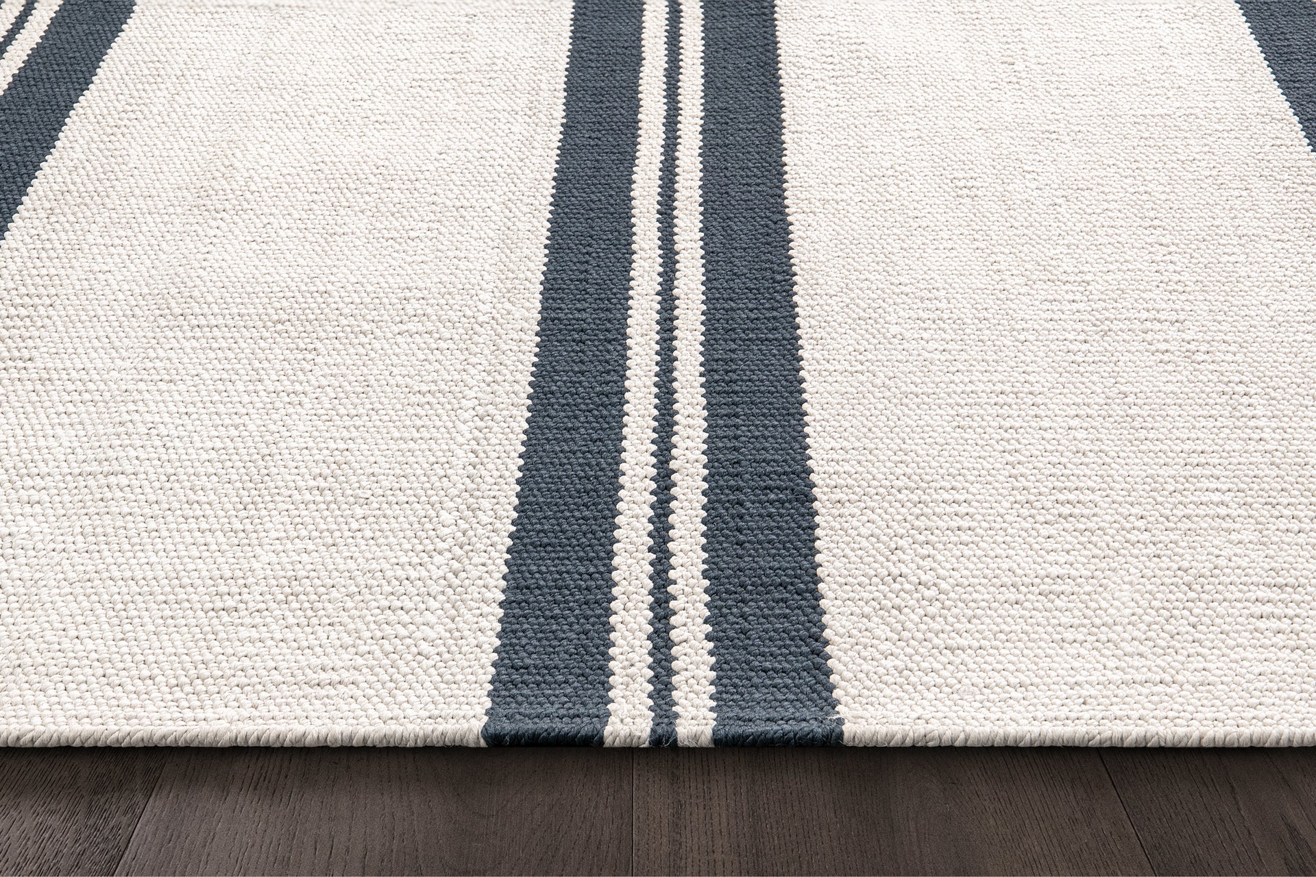 Altico Indoor / Outdoor Rug – Navy / Ivory