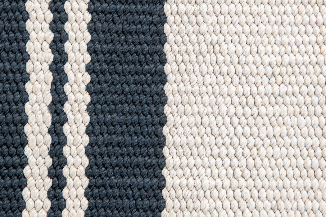 Altico Indoor / Outdoor Rug – Navy / Ivory